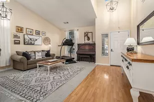 266 Brady St, Martinez, CA 94553 - Photo 8