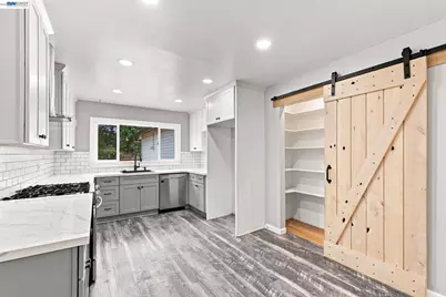 1210 Highland Blvd, Hayward, CA 94542 - Photo 12