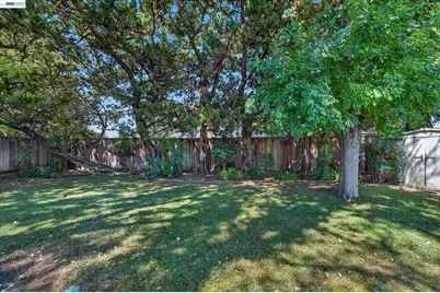 1787 Roxbury Dr, Concord, CA 94519 - Photo 36