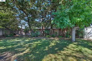 1787 Roxbury Dr, Concord, CA 94519 - Photo 36