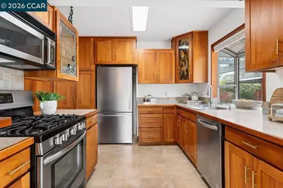 31 Rogers Ct, Pleasant Hill, CA 94523 - Photo 10