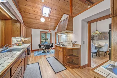 7360 Claremont Ave, Berkeley, CA 94705 - Photo 10
