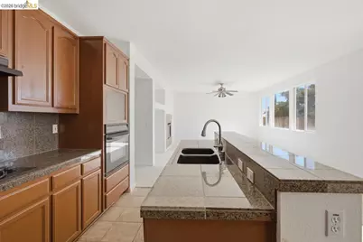 3915 Hummingbird Drive, Antioch, CA 94509 - Photo 12