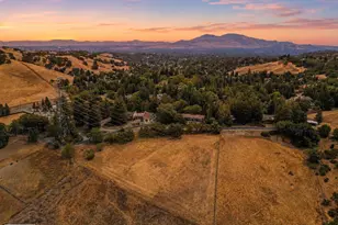 834 Carter Acres Ln, Martinez, CA 94553 - Photo 2