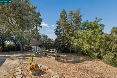 834 Carter Acres Ln, Martinez, CA 94553 - Photo 28