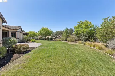 2402 Silver Oaks Ln, Pleasanton, CA 94566 - Photo 70