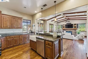 2402 Silver Oaks Ln, Pleasanton, CA 94566 - Photo 28