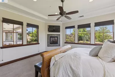2402 Silver Oaks Ln, Pleasanton, CA 94566 - Photo 36