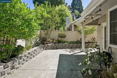 320 Warmcastle Court, Martinez, CA 94553 - Photo 22