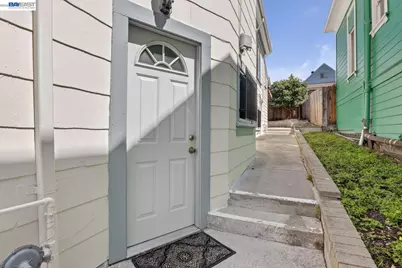 1328 25th St, Oakland, CA 94606 - Photo 20
