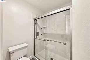2423 Blackpool Ln, San Leandro, CA 94577 - Photo 30