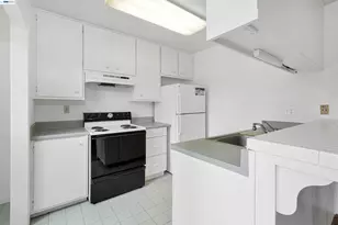 34812 Starling Dr, Union City, CA 94587 - Photo 8