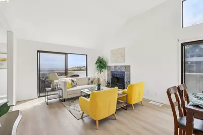 12 Madrid Ct, Novato, CA 94949 - Photo 6