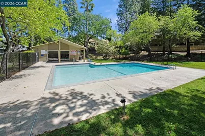 324 Eastgate Ln, Martinez, CA 94553 - Photo 38