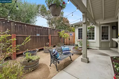 137 Brighton Rd, Alameda, CA 94502 - Photo 2