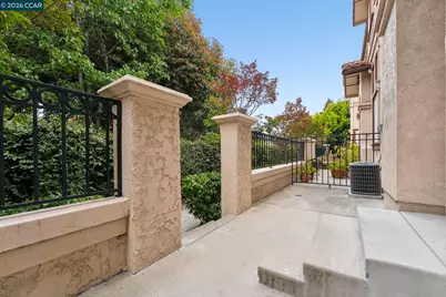106 Santa Ines St, San Pablo, CA 94806 - Photo 6