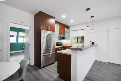 1555 32nd St #4, Oakland, CA 94608 - Photo 18
