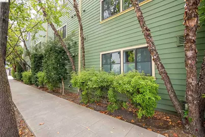 1555 32nd St #4, Oakland, CA 94608 - Photo 60
