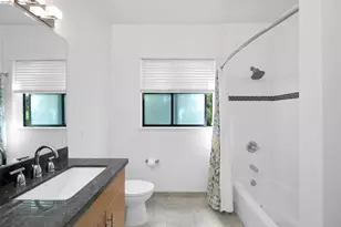 1555 32nd St, Oakland, CA 94608 - Photo 32