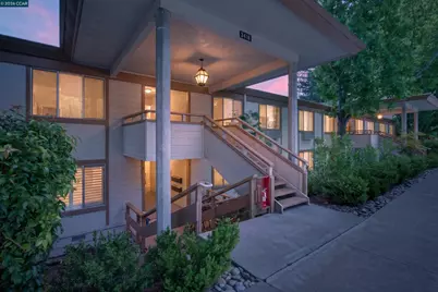 3410 Tice Creek Dr #2, Walnut Creek, CA 94595 - Photo 2