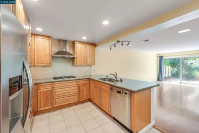 131 Ironwood, Oakland, CA 94605 - Photo 16