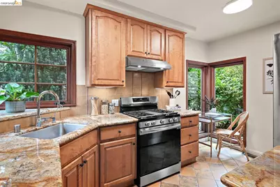 282 Grizzly Peak Blvd, Kensington, CA 94708 - Photo 22