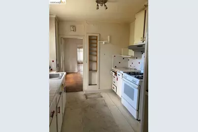 987 Yerba Buena Ave, Oakland, CA 94608 - Photo 6