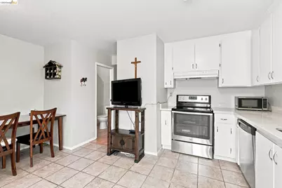 205 Del Valle Cir, El Sobrante, CA 94803 - Photo 6