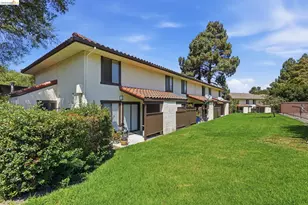 205 Del Valle Cir, El Sobrante, CA 94803 - Photo 24