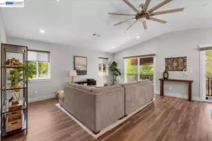 2584 Reservoir Ln, Redding, CA 96002 - Photo 6