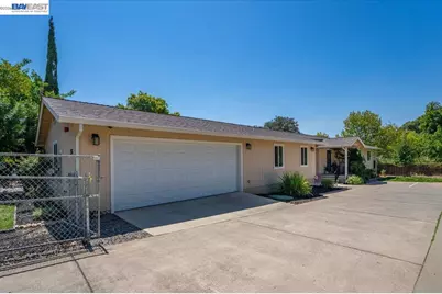 2584 Reservoir Ln, Redding, CA 96002 - Photo 52