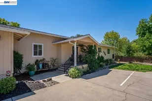2584 Reservoir Ln, Redding, CA 96002 - Photo 42