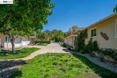 2584 Reservoir Ln, Redding, CA 96002 - Photo 46