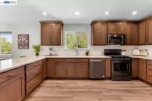 2584 Reservoir Ln, Redding, CA 96002 - Photo 14