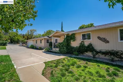 2584 Reservoir Ln, Redding, CA 96002 - Photo 44