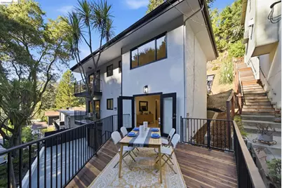 6334 Doran Dr, Oakland, CA 94611 - Photo 24