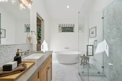 915 Grosvenor Place, Oakland, CA 94610 - Photo 30