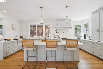 915 Grosvenor Place, Oakland, CA 94610 - Photo 24