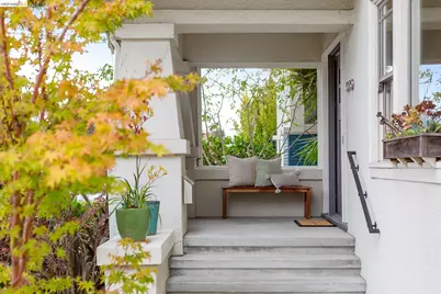 590 66th St, Oakland, CA 94609 - Photo 2