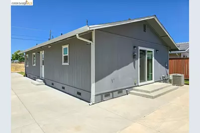 4585 Summer Ave, Olivehurst, CA 95961 - Photo 8