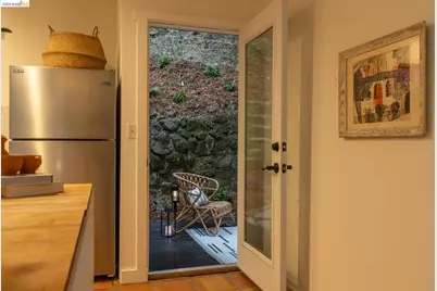 201 Beauforest Dr, Oakland, CA 94611 - Photo 42