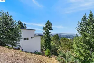 6077 Skyline Blvd, Oakland, CA 94611 - Photo 46