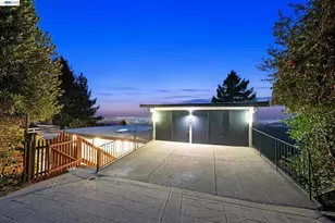 6077 Skyline Blvd, Oakland, CA 94611 - Photo 12