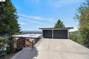6077 Skyline Blvd, Oakland, CA 94611 - Photo 1