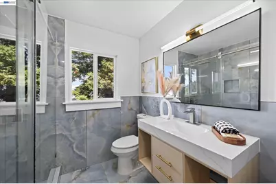 6077 Skyline Blvd, Oakland, CA 94611 - Photo 24