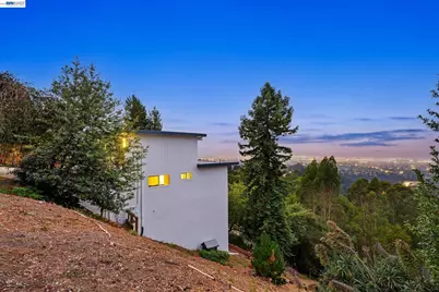 6077 Skyline Blvd, Oakland, CA 94611 - Photo 34