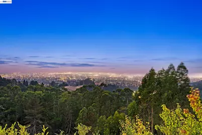 6077 Skyline Blvd, Oakland, CA 94611 - Photo 36