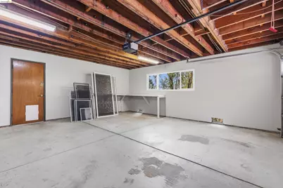 6856 Armour Dr, Oakland, CA 94611 - Photo 44