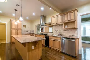 357 Alcatraz Ave, Oakland, CA 94618 - Photo 14