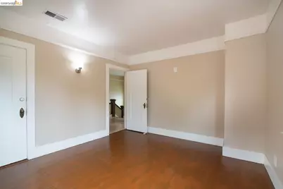 357 Alcatraz Ave, Oakland, CA 94618 - Photo 32